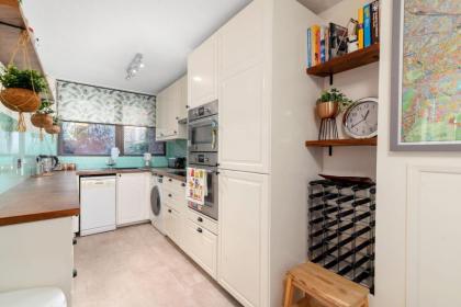 GuestReady - Beautiful 2BR Townhouse w Garden - image 19