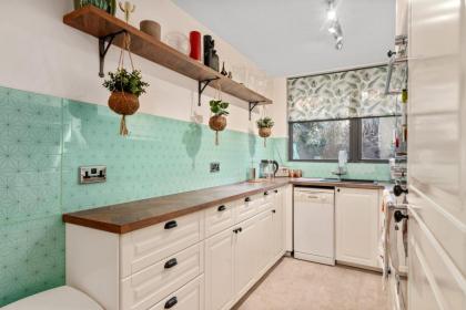 GuestReady - Beautiful 2BR Townhouse w Garden - image 20