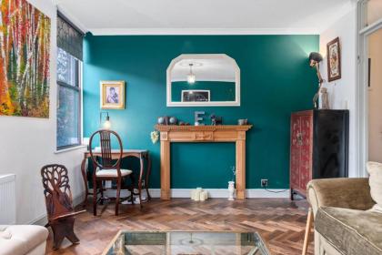 GuestReady - Beautiful 2BR Townhouse w Garden - image 3