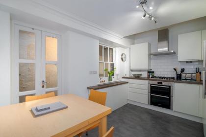 GuestReady - Lovely 2BR home in Central London - image 12