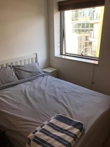 Modern 3 Bedroom Apartment in Paddington - image 4