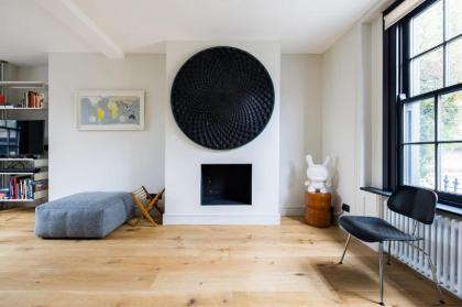 Georgian Townhouse with Sun Terrace & Garden London