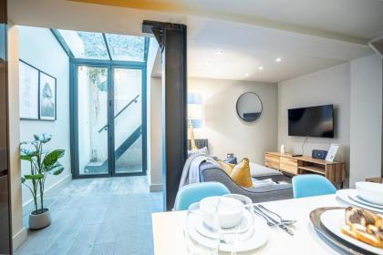 Modern Two Bedroom Apartment in Fulham by Sojo Stay - image 4