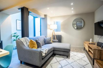Modern Two Bedroom Apartment in Fulham by Sojo Stay - image 5