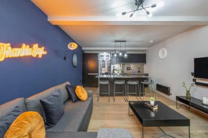 Frankie Says - Welcome to the Bobby Dazzler a swanky 1 BR apartment in the beating heart of Covent Garden