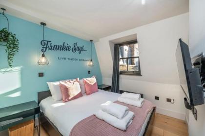 Frankie Says - The Instagood Penthouse Covent Garden is a floor-to-ceiling glamour puss 3 BR plus private roof terrace Miaow - image 10
