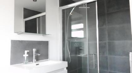 Grand Airport Ensuites - image 3