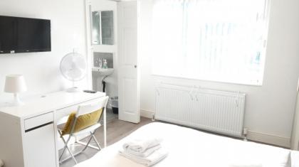 Grand Airport Ensuites - image 4