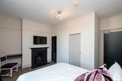 Pages Hotel and Guesthouse - image 4