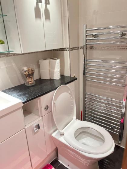 Stunning 1 Bedroom in Stunning Location - Mayfair Area - image 11