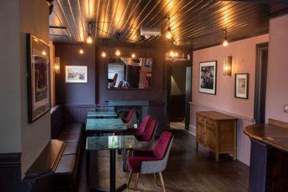 The Waterman's Arms - image 4