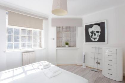 Modern 2 Bedroom Apartment in Marble Arch - image 22