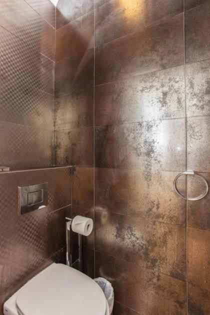 Modern 2 Bedroom Apartment in Marble Arch - image 27