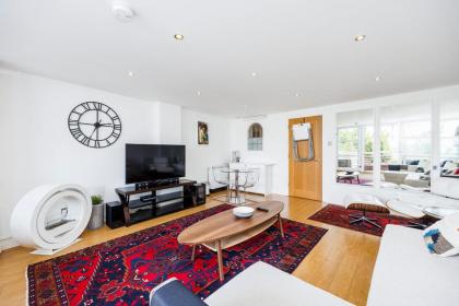 Manchester Road By Austin David Apartments - image 18
