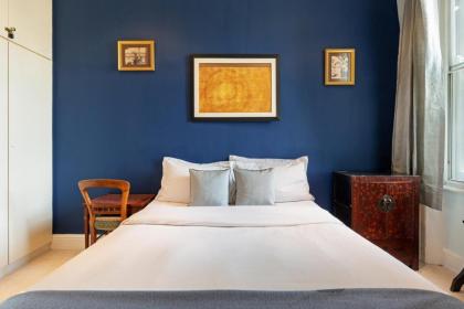 Gorgeous 1 Bedroom in Earl's Court with Vintage Furniture - image 15