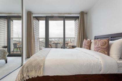 Modern 1 Bedroom Apartment Near Canary Wharf with Balcony - image 11