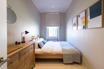 Homely 2 Bedroom Victorian Apartment in Hampstead - image 3