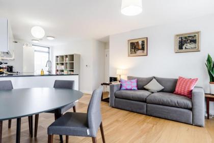 Bright 2 Bedroom Apartment Marylebone
