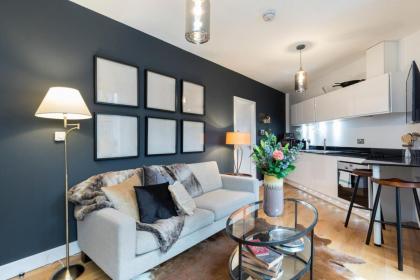 Modern and Designed 2 Bedroom Apartment with terrace Notting Hill London 