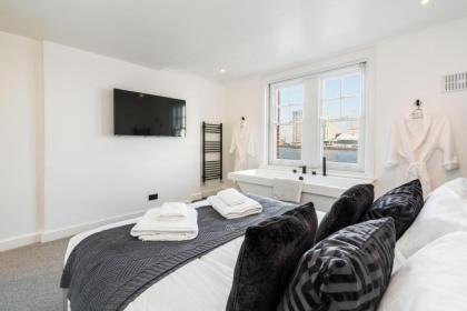 Stunning 3BD Riverside Flat Communal Roof Terrace - image 13