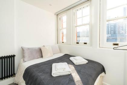 Stunning 3BD Riverside Flat Communal Roof Terrace - image 15
