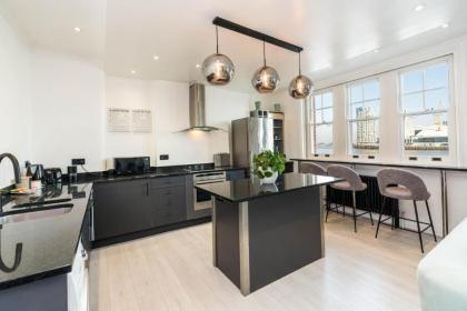 Stunning 3BD Riverside Flat Communal Roof Terrace - image 5