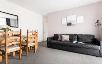 Beautiful Central 4 Bedroom Apart next2 KingsCross - image 2
