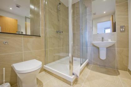 Tooley Street Apartments by Viridian Apartments - image 2