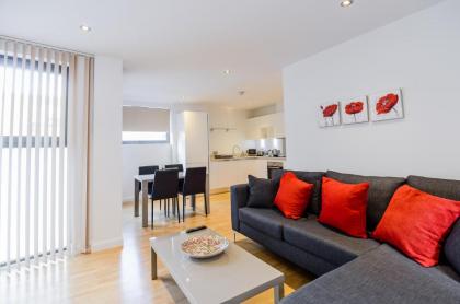 Tooley Street Apartments by Viridian Apartments - image 6