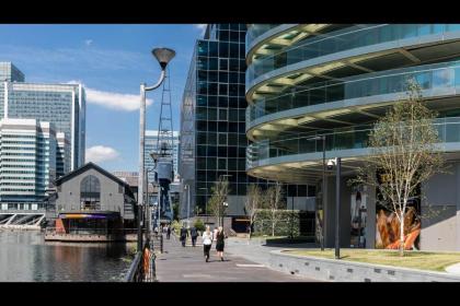 Canary Luxe Apartment London 