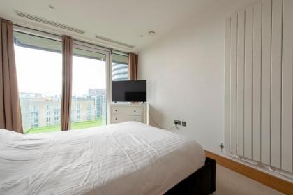 Canary Luxe Apartment - image 12