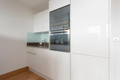 Canary Luxe Apartment - image 14