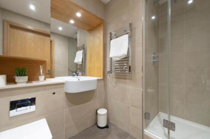 Canary Luxe Apartment - image 7