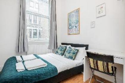 DELUXE Two Bed in  Covent Garden  - image 8