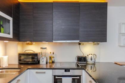 Cosy 1 Bedroom Apartment In South West London - image 4