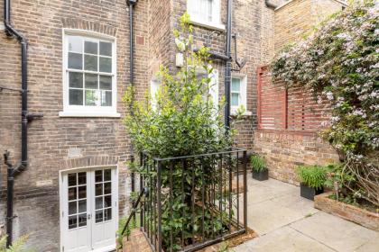 Two Bed Notting Hill Gem - image 15