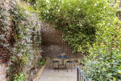 Two Bed Notting Hill Gem - image 16