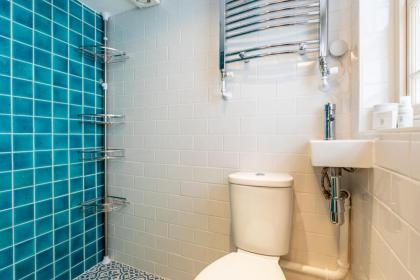 Two Bed Notting Hill Gem - image 19