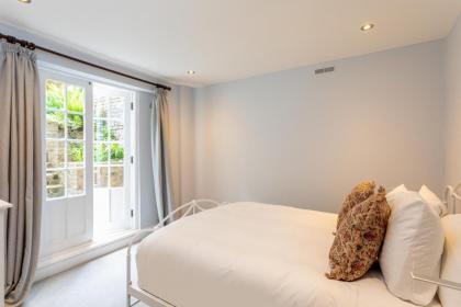 Two Bed Notting Hill Gem - image 20