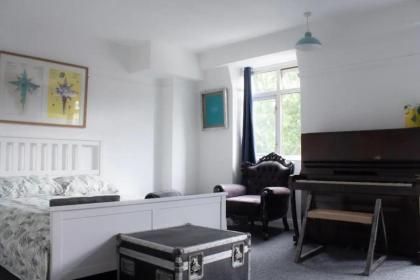 Trendy 1 Bedroom Apartment in Kings Cross - image 2