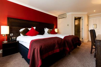 Rose And Crown Hotel - image 10