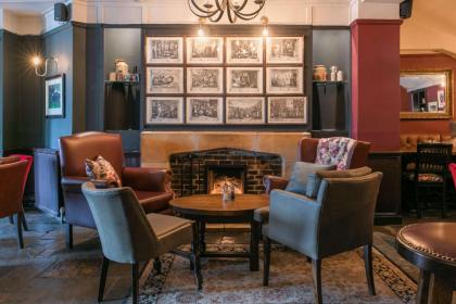Rose And Crown Hotel - image 16