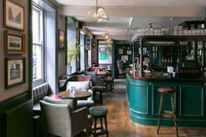 Rose And Crown Hotel - image 7