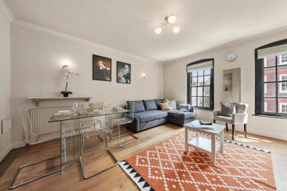 1 Bed Executive Apartment near Liverpool Street Station FREE WIFI by City Stay Aparts London