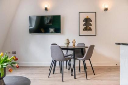 1 BR - Tower Bridge - London City by Prime London Stays M-15 - image 3