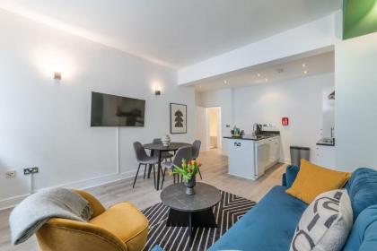 One Bedroom - Tower Bridge - London City by Prime London Stays M-9 - image 5