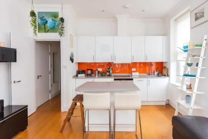 Homely 1 Bedroom Apartment in the Heart of Vibrant Camden - image 21