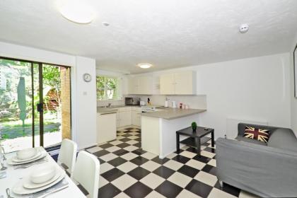 Harlinger Lodge Annexe - image 11