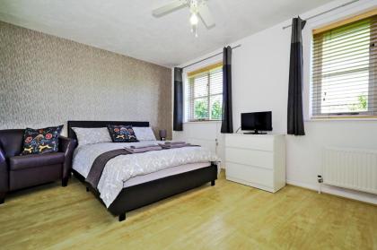 Harlinger Lodge Annexe - image 13