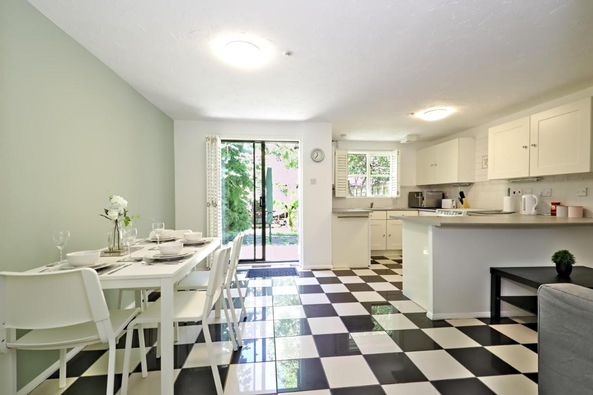 Harlinger Lodge Annexe - image 4